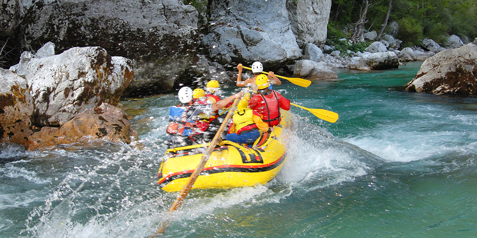 Atracciones del resort - Viajes por río en Cache Canyon en el resort de Brooks, California